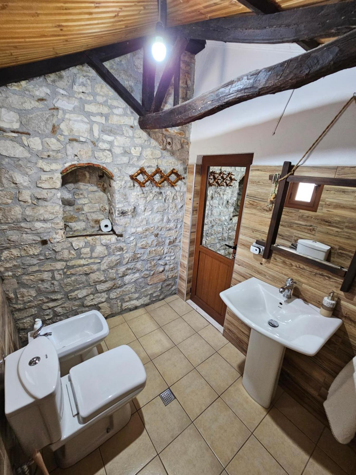 Guest House Panorama Berat Exteriér fotografie