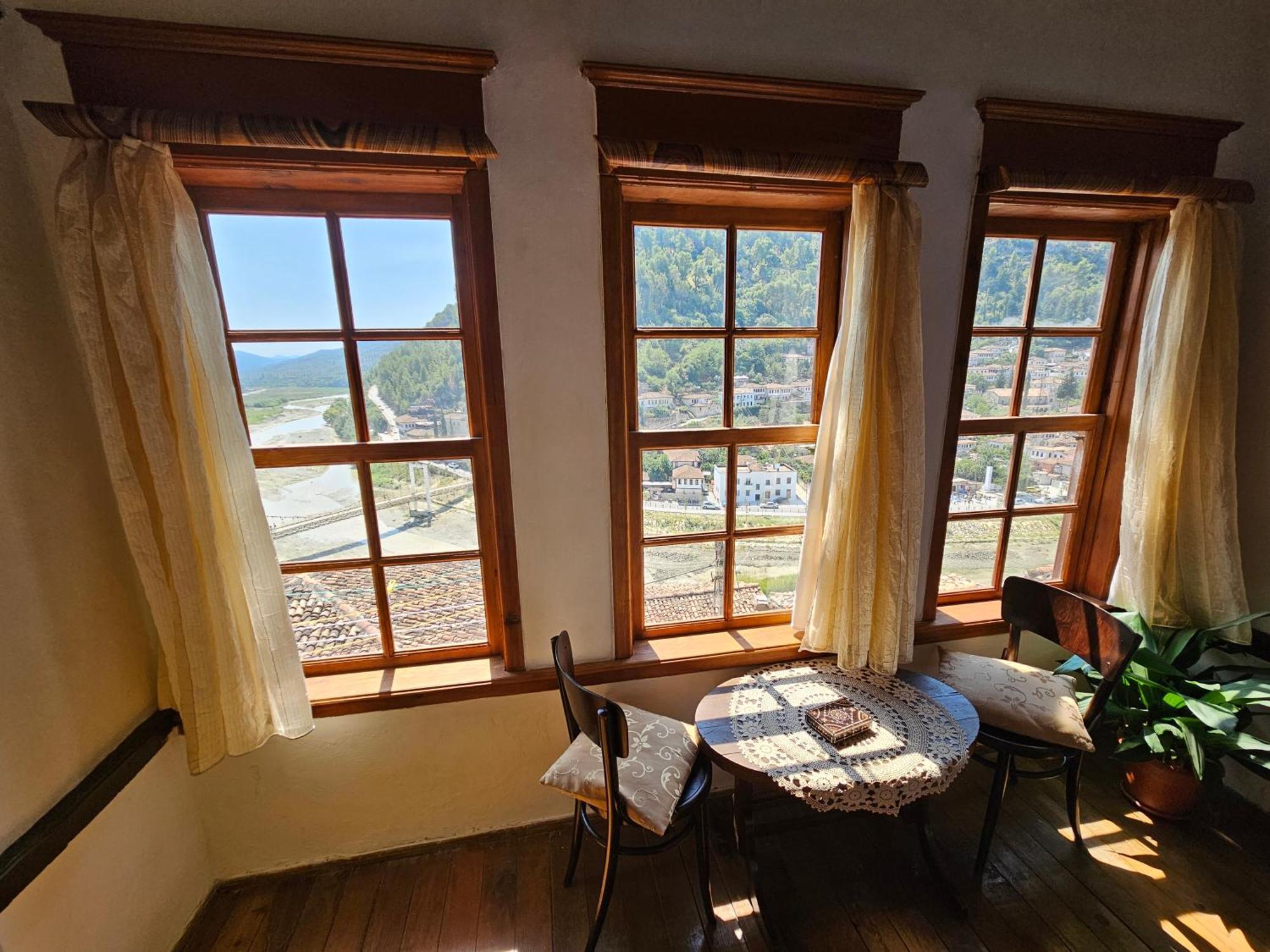Guest House Panorama Berat Exteriér fotografie