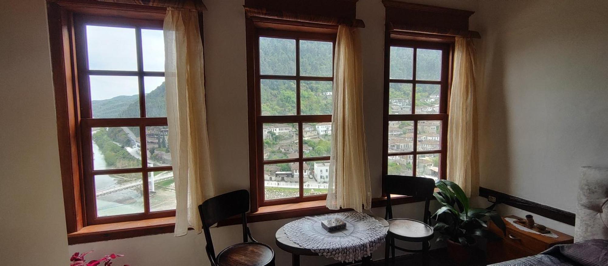 Guest House Panorama Berat Exteriér fotografie